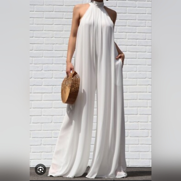 Elegant White Flowy Boho Palazzo Jumpsuit 🐽 - Picture 1 of 12